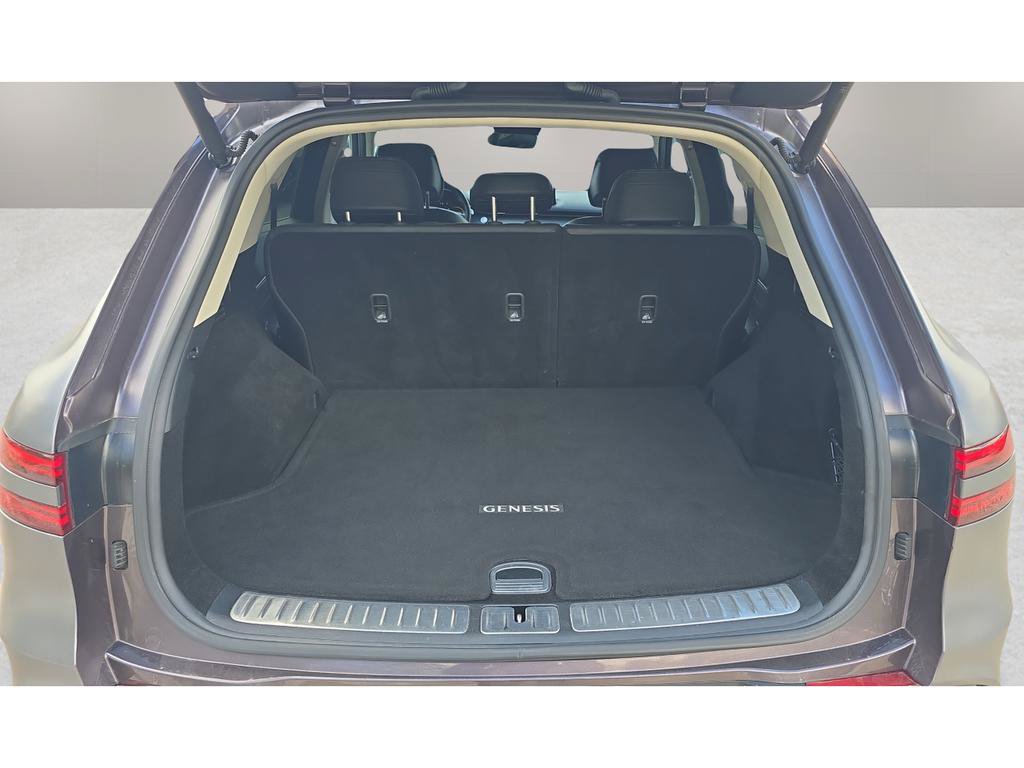 Used 2023 Genesis GV70 2.5T AWD/4WD image 9
