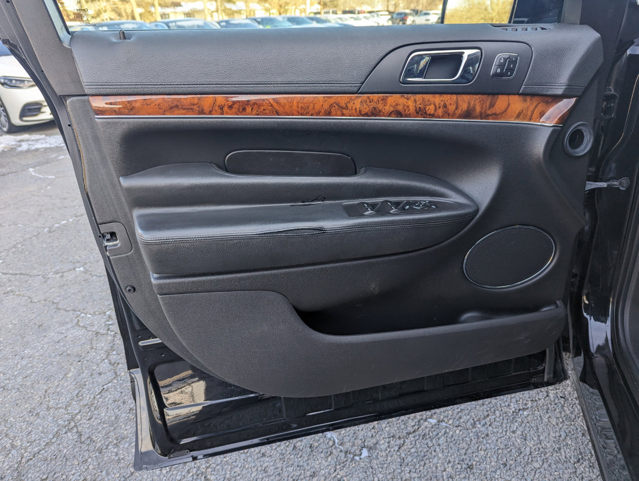 Used 2019 Lincoln MKT AWD image 11