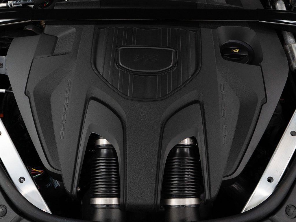 Used 2024 Porsche Panamera 4 image 47