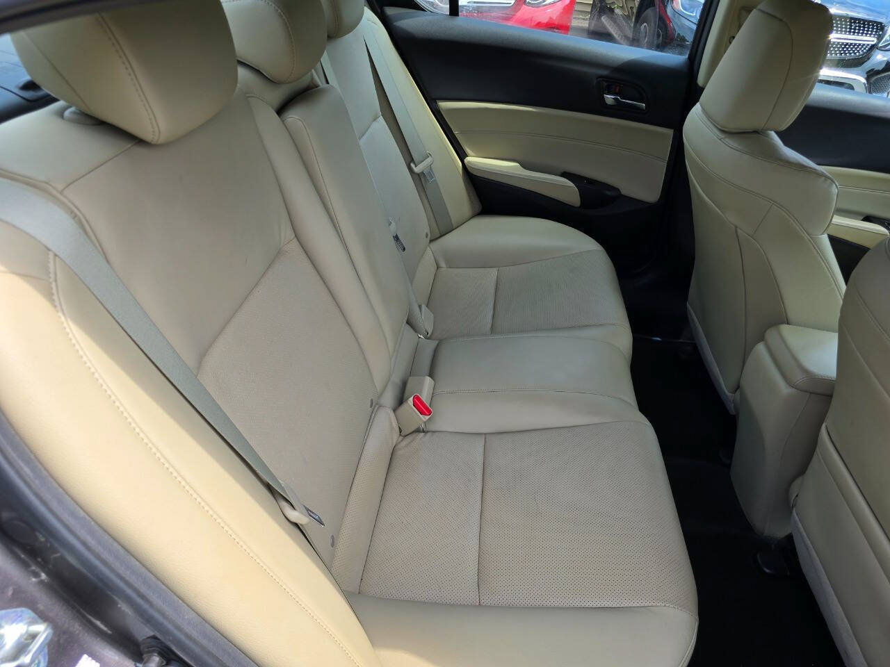 Used 2013 Acura ILX w/ Technology Package FWD image 30