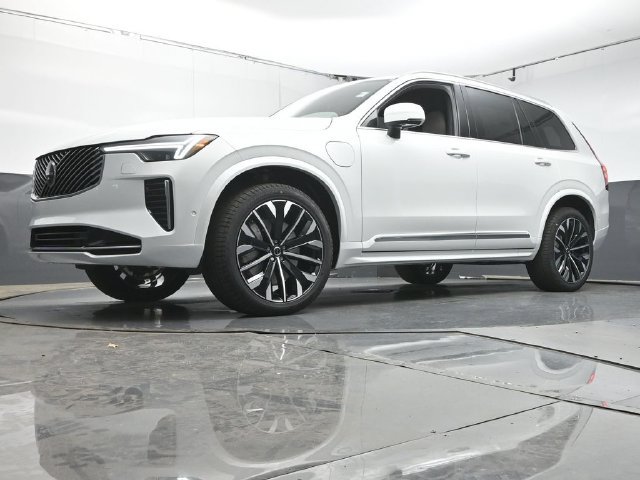 Used 2026 Volvo XC90 T8 Plus w/ Protection Package Premier AWD/4WD image 37