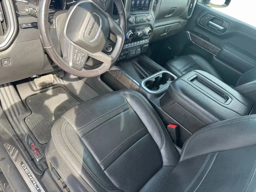Used 2022 GMC Sierra 3500 Denali w/ Denali Black Diamond Edition image 12