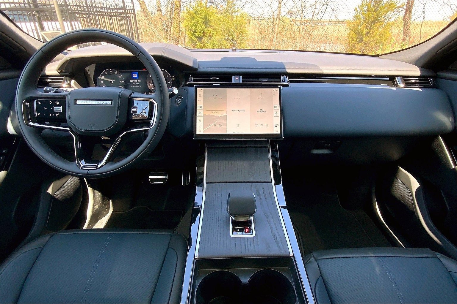 New 2026 Land Rover Range Rover Velar Dynamic SE image 5