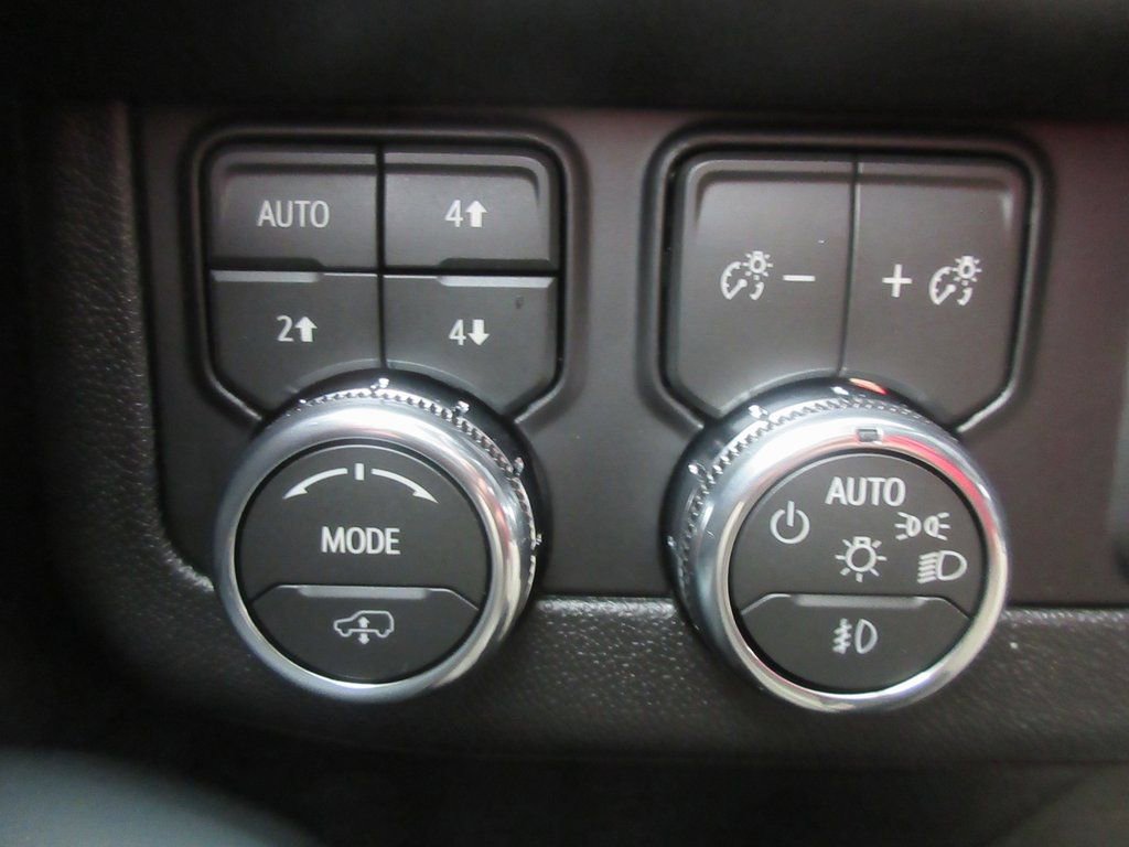 New 2026 GMC Yukon XL AT4 w/ Premium Trailering Package image 16