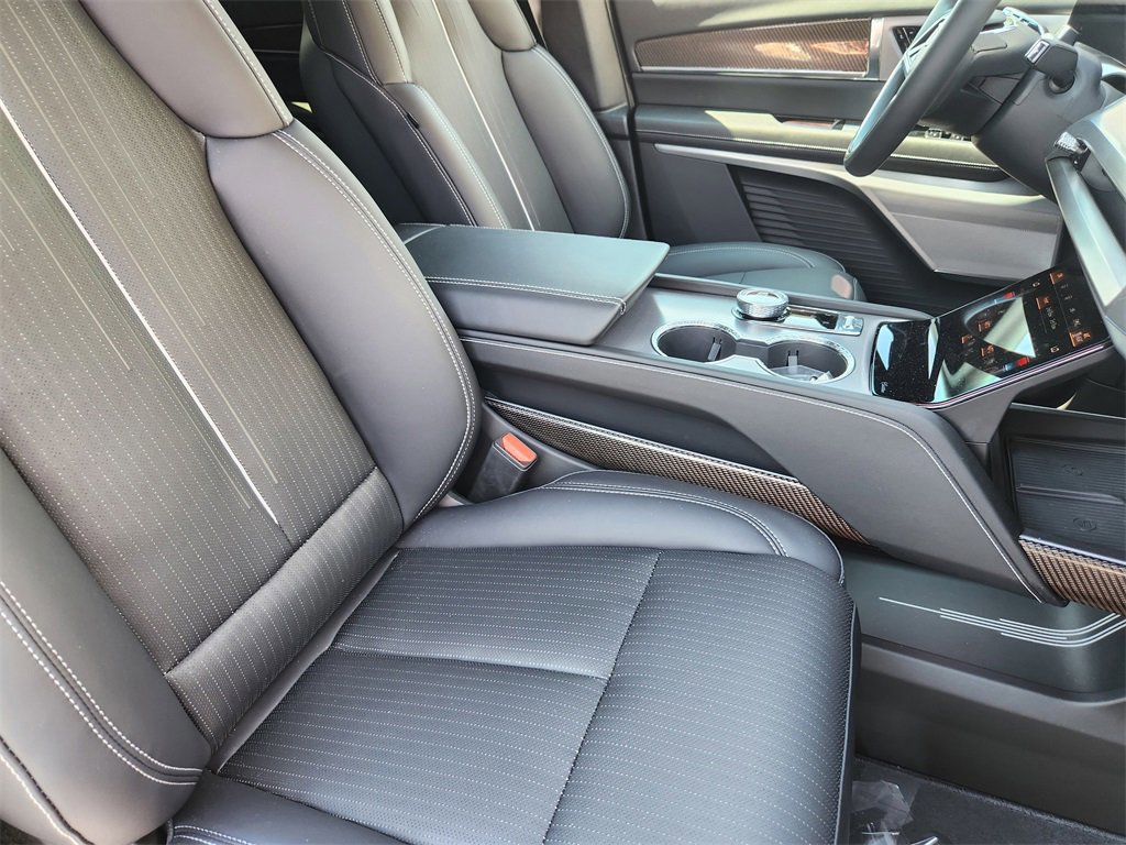 New 2026 Cadillac Vistiq Sport image 9