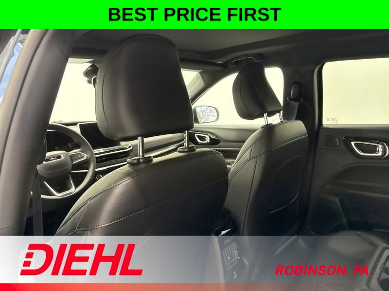 New 2026 Jeep Compass Trailhawk w/ Sun, Sound & Navigation Group AWD/4WD image 18