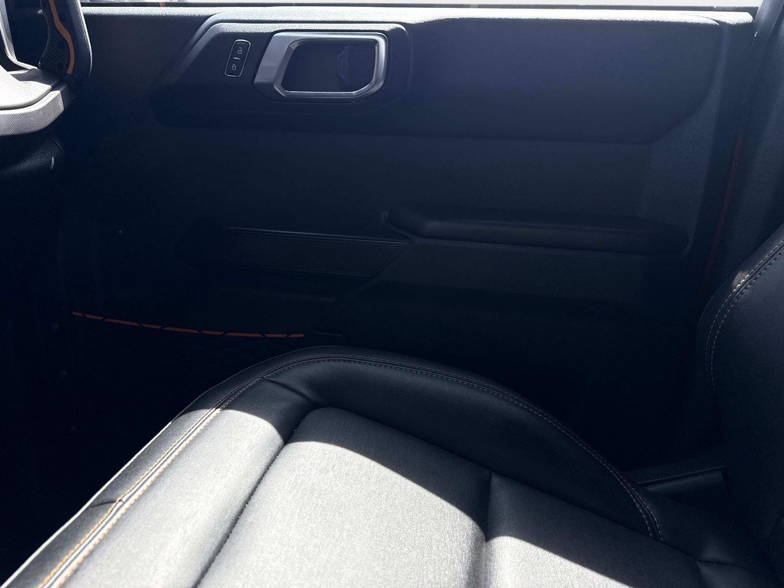 Used 2024 Ford Bronco Badlands w/ Sasquatch Package image 22