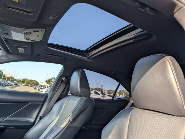 Used 2020 Lexus IS 300 F Sport w/ Blackline Edition RWD image 29
