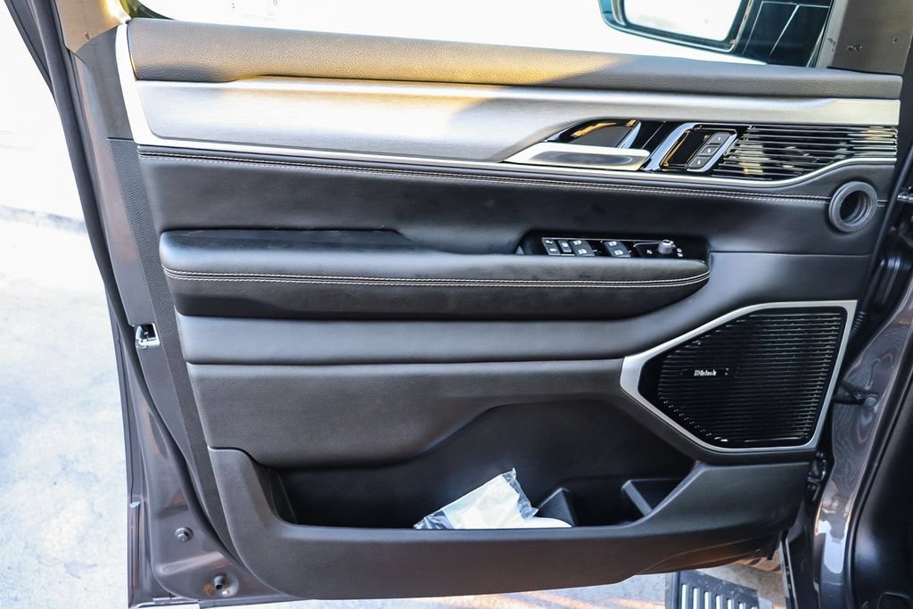 New 2026 Jeep Grand Wagoneer Limited AWD/4WD image 24