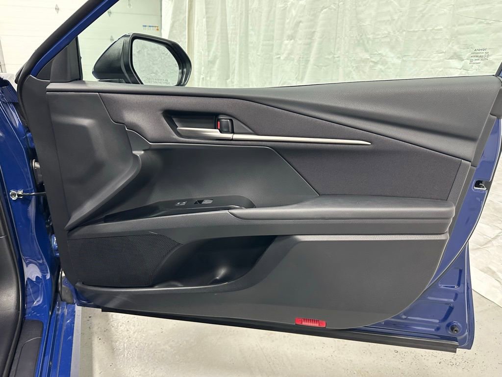 Used 2025 Toyota Camry LE FWD image 57