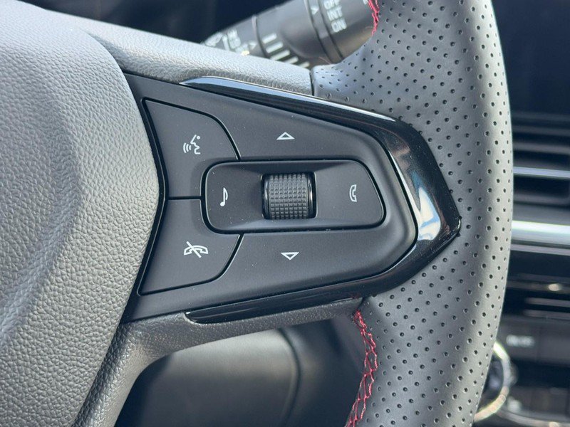 New 2026 Chevrolet Trax RS w/ Sunroof Package FWD image 29