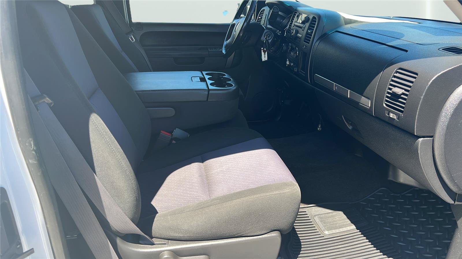 Used 2011 GMC Sierra 3500 SLE w/ SLE Preferred Package AWD/4WD image 13