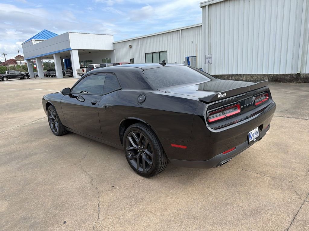 Used 2019 Dodge Challenger SXT w/ Plus Package image 6