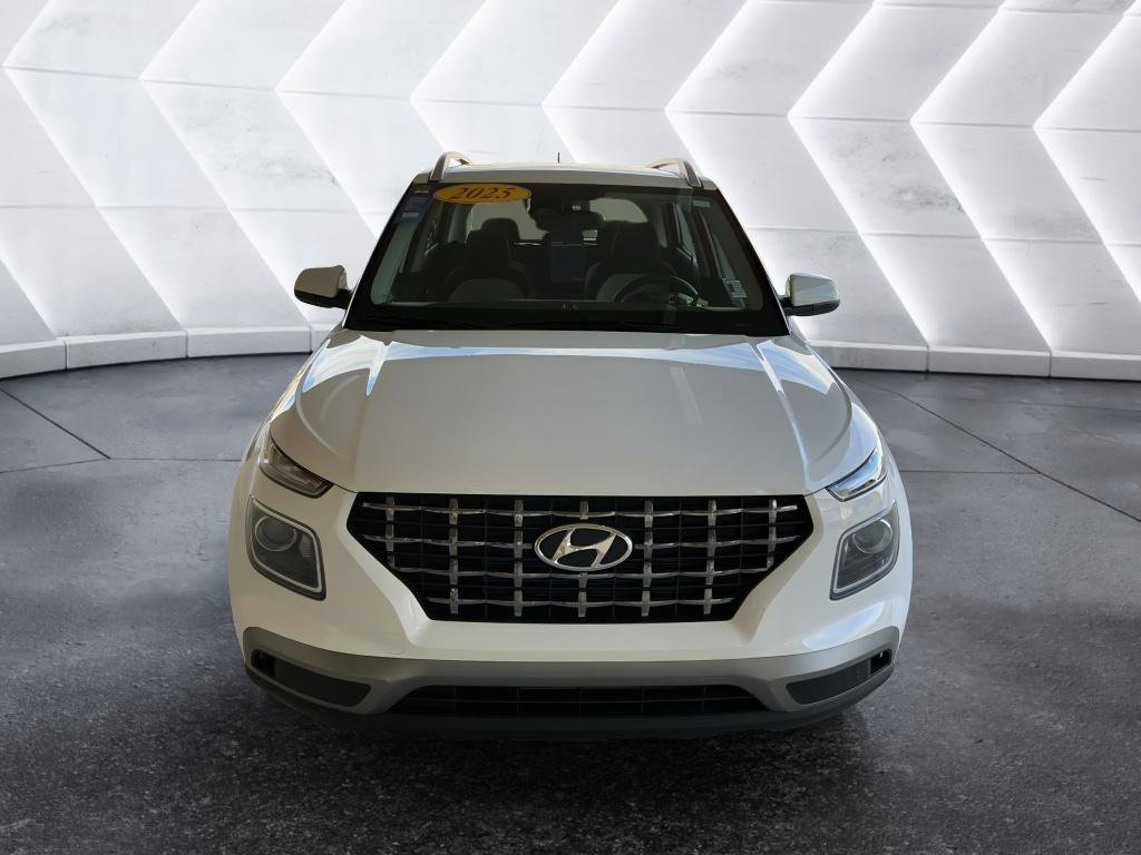 Certified 2025 Hyundai Venue SEL image 1