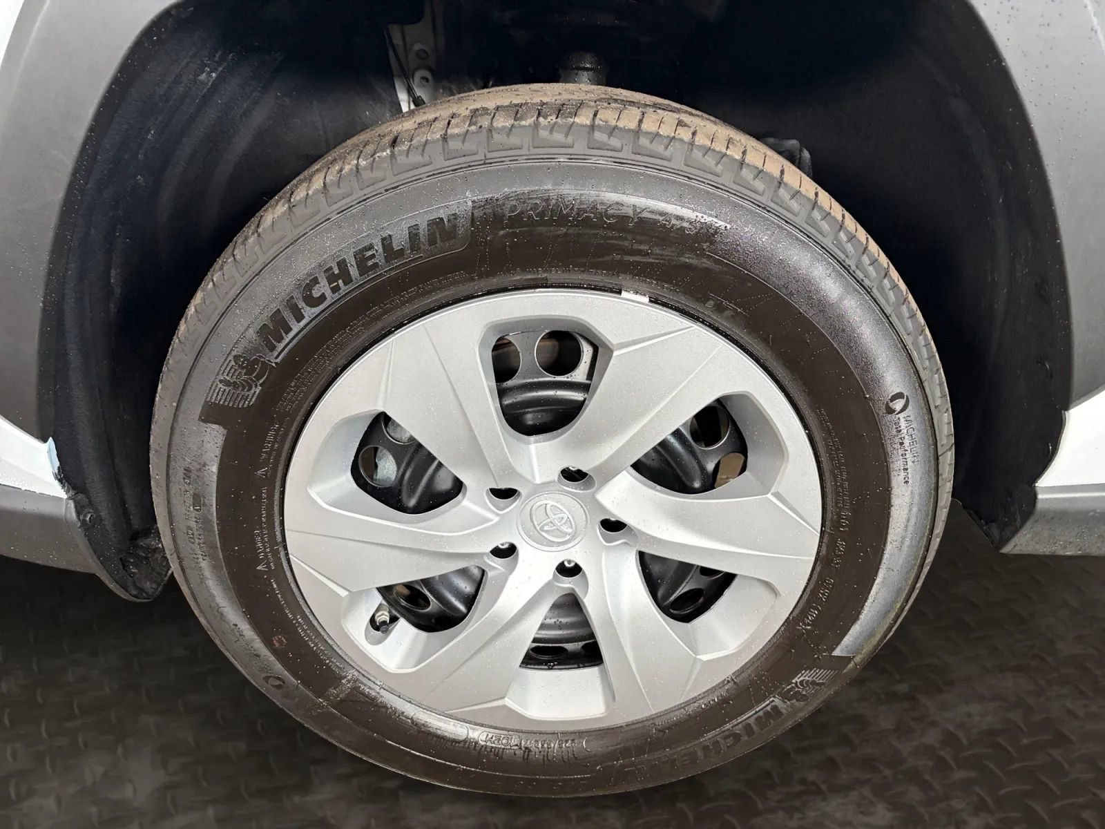 Used 2025 Toyota RAV4 LE image 30