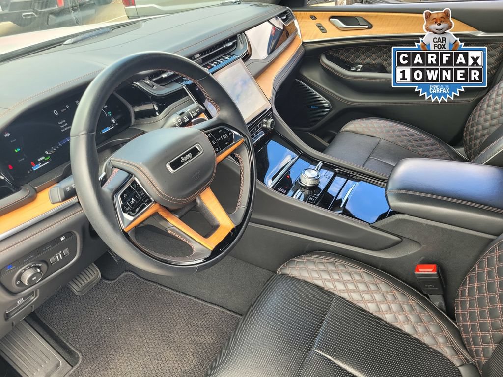 Used 2023 Jeep Grand Cherokee Summit AWD/4WD image 18