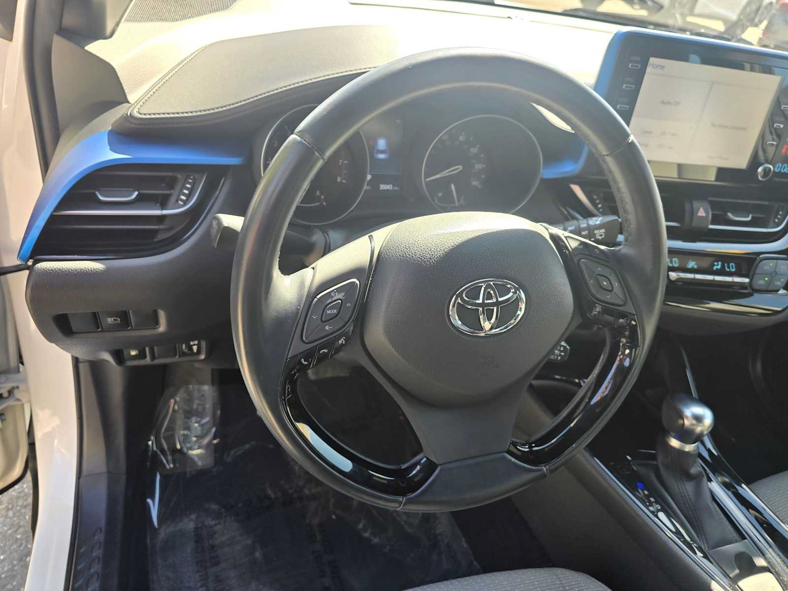 Used 2019 Toyota C-HR XLE FWD image 23