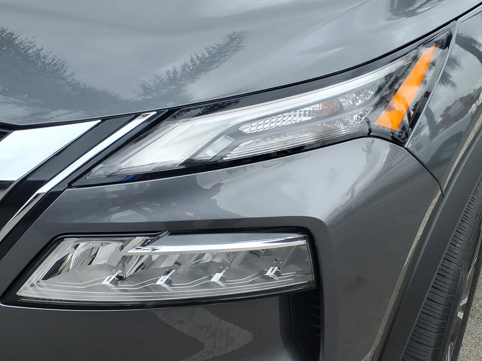 Certified 2023 Nissan Rogue SV image 2