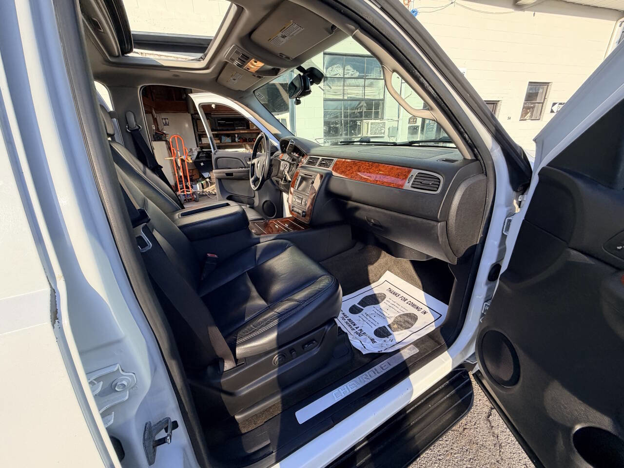 Used 2009 Chevrolet Suburban LTZ image 14