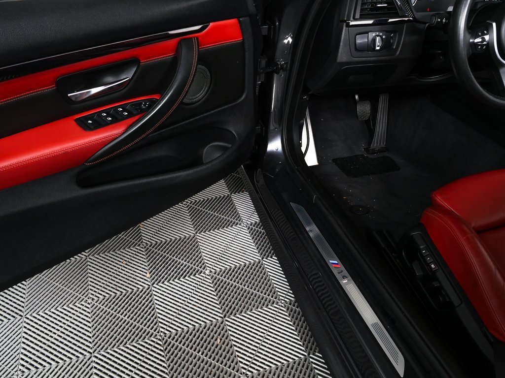 Used 2015 BMW M4 Convertible image 8