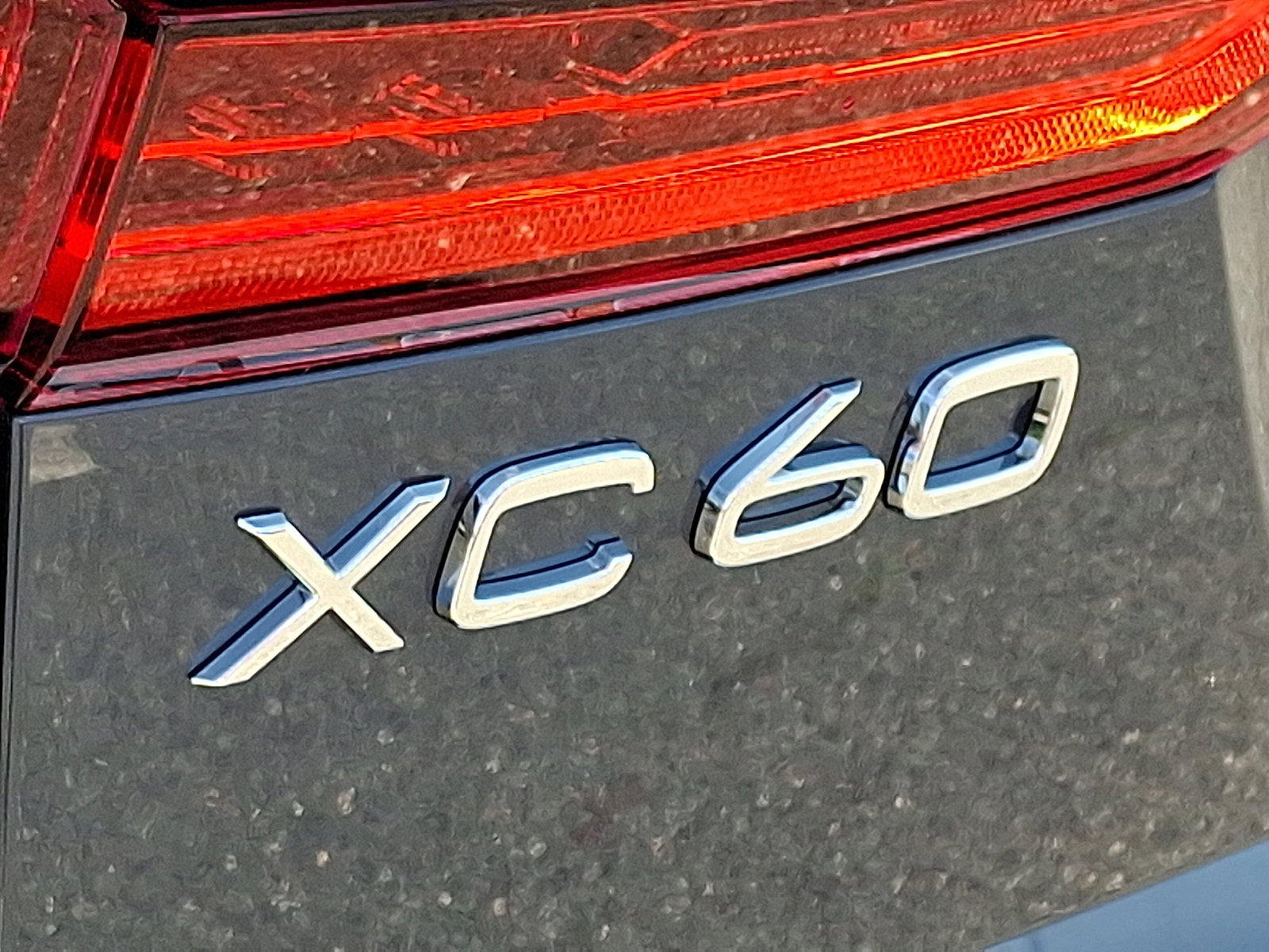 Certified 2025 Volvo XC60 T8 Plus w/ Protection Package Premier image 21