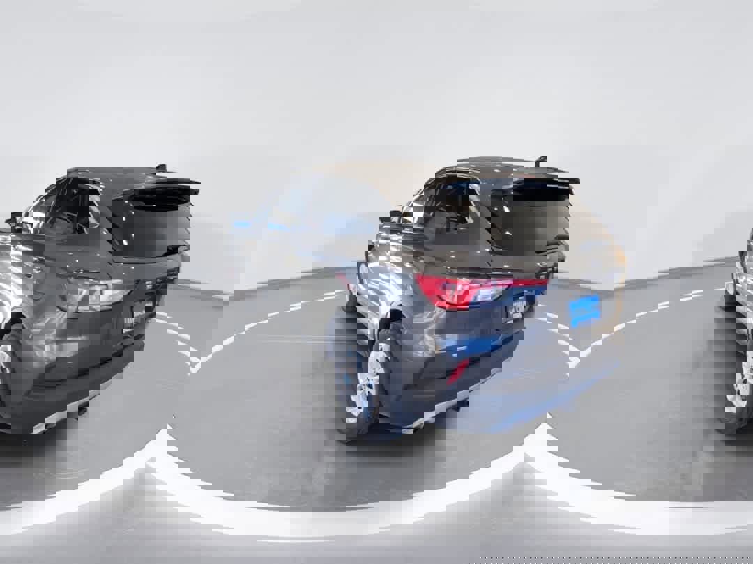 Used 2020 Ford Escape SE image 6