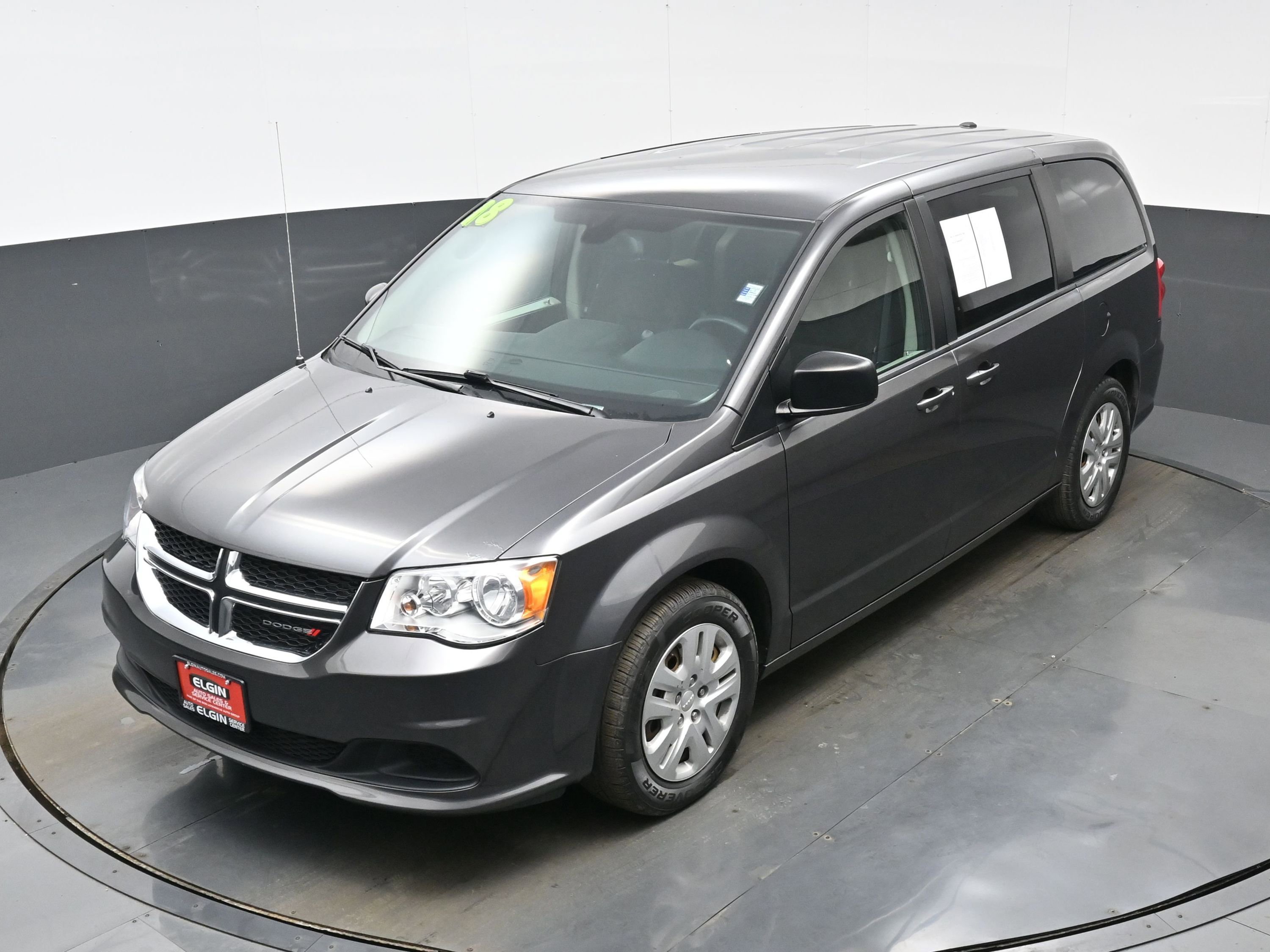 Used 2018 Dodge Grand Caravan SE w/ UConnect Hands-Free Group image 32