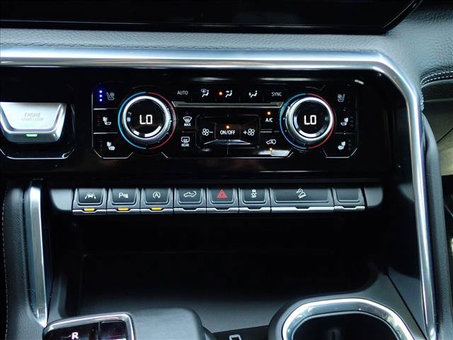 Used 2025 GMC Sierra 1500 Denali w/ Denali Reserve Package AWD/4WD image 19