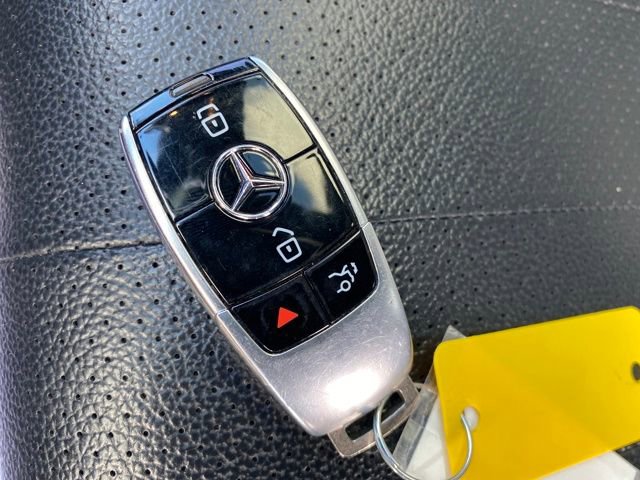 Used 2017 Mercedes-Benz E 300 4MATIC image 22