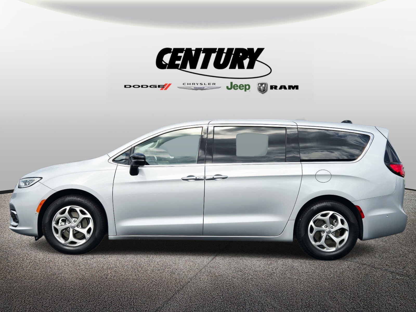 Used 2024 Chrysler Pacifica Limited image 7