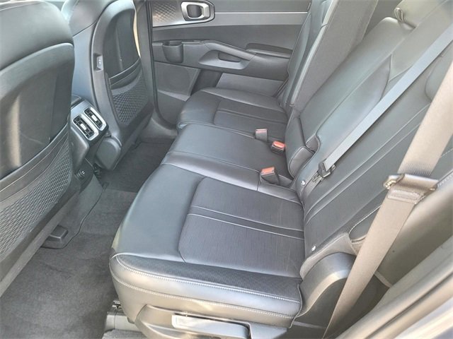 Used 2024 Kia Sorento S image 15