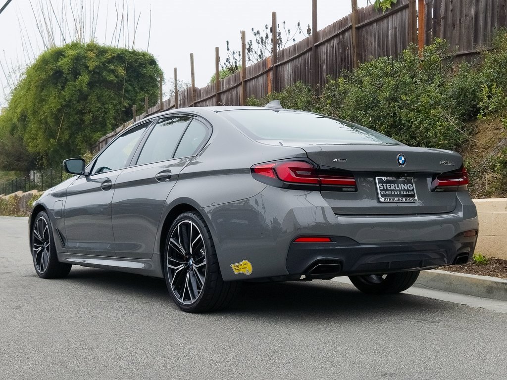 Used 2021 BMW 530e xDrive w/ M Sport Package image 29
