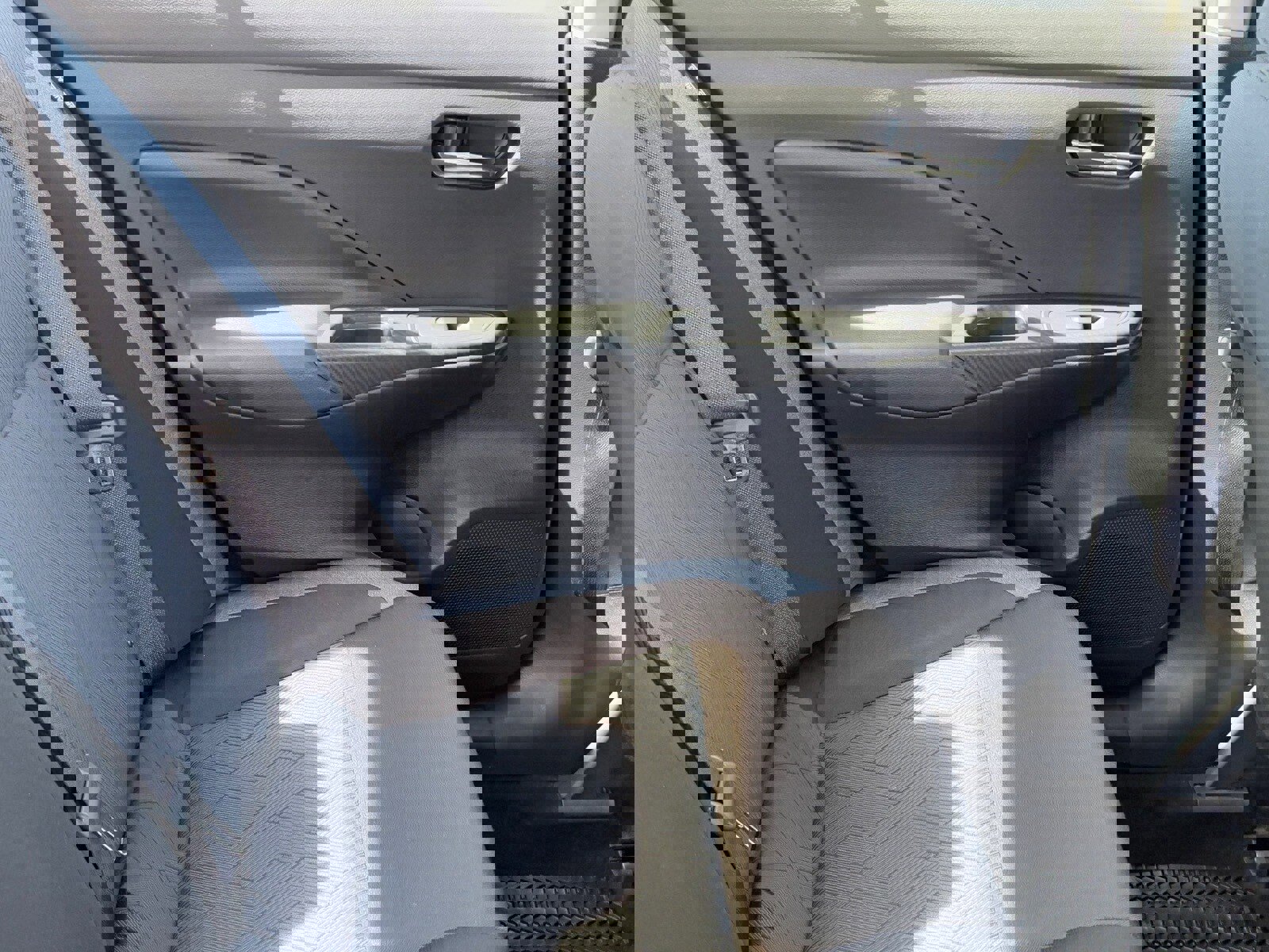 Used 2025 Nissan Versa SV image 11