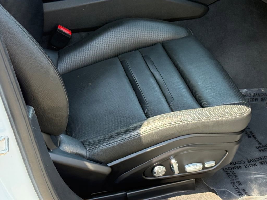 Used 2021 Porsche Panamera 4 AWD/4WD image 16