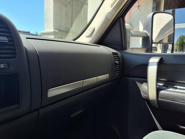 Used 2009 Chevrolet Silverado 2500 LT w/ Exterior Plus Package AWD/4WD image 21