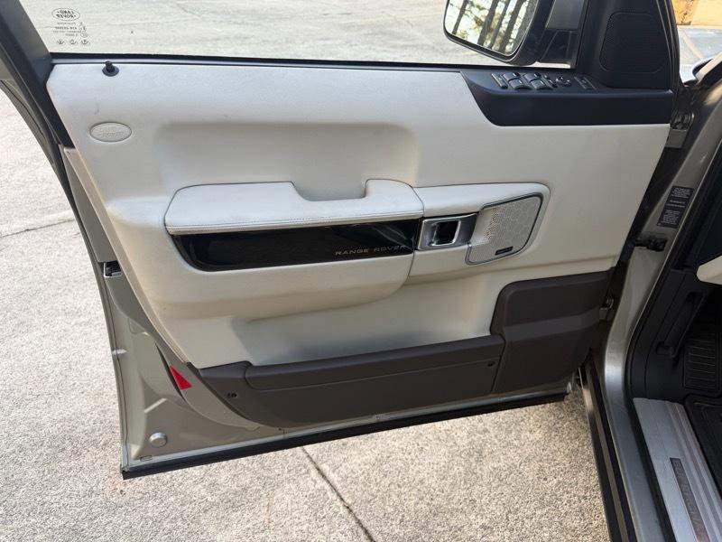 Used 2012 Land Rover Range Rover Supercharged image 17