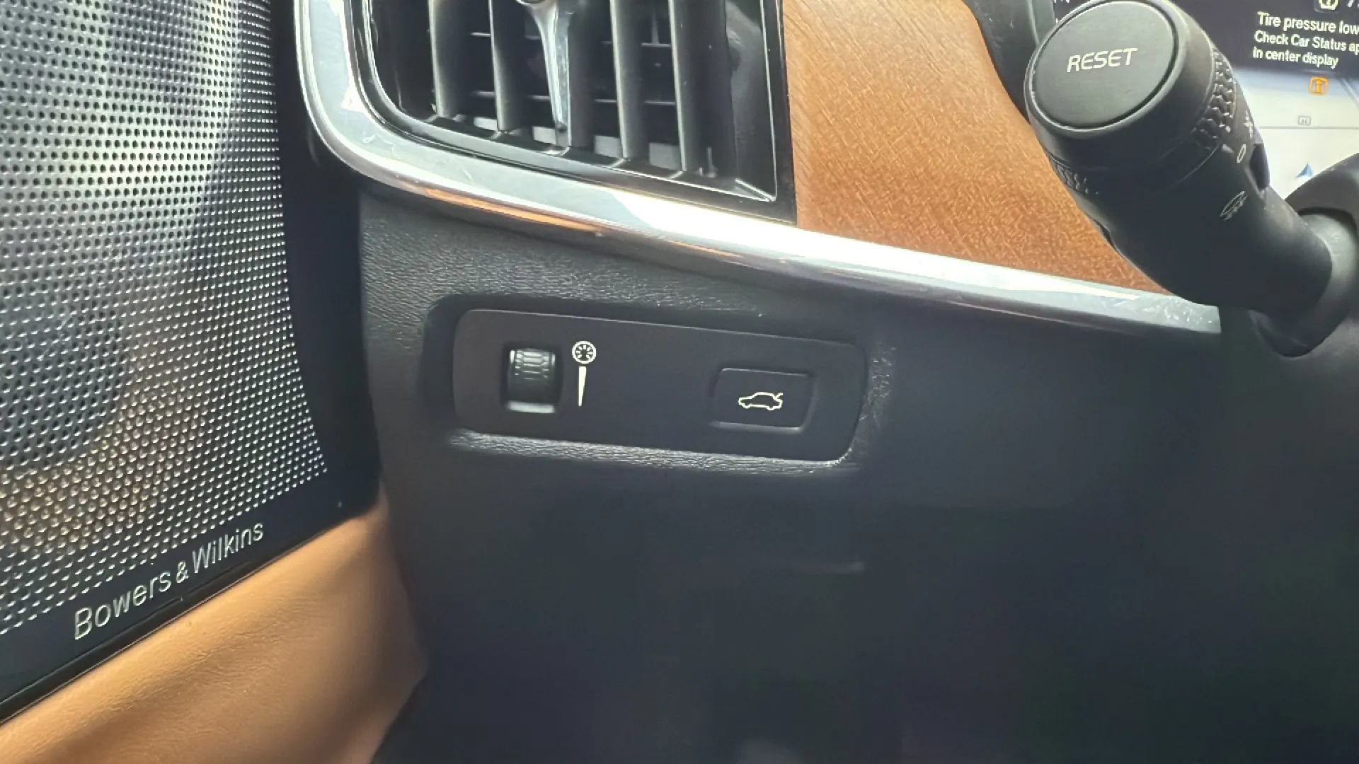 Used 2018 Volvo S90 T6 Inscription w/ Luxury Package image 15