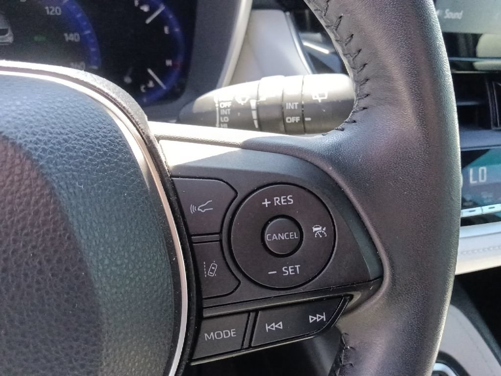 Used 2022 Toyota Corolla XSE FWD image 19