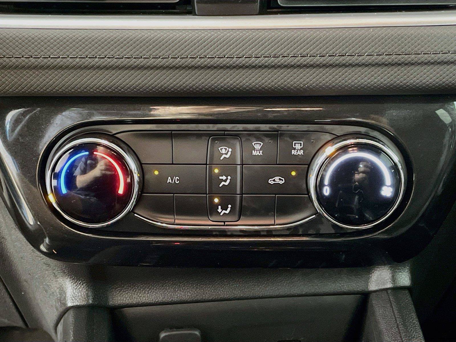 Used 2025 Chevrolet TrailBlazer LT AWD/4WD image 9