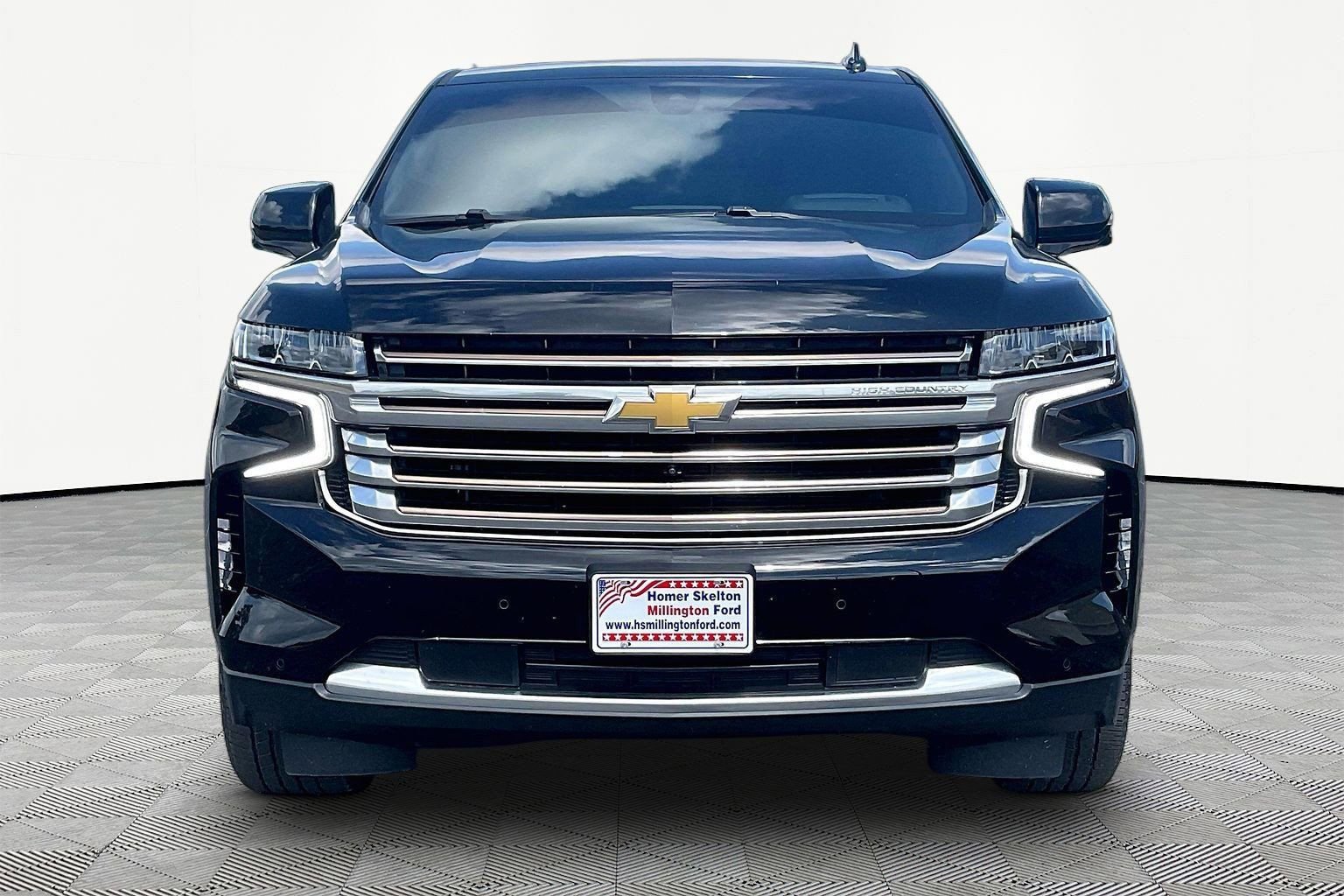 Used 2022 Chevrolet Suburban High Country AWD/4WD image 3
