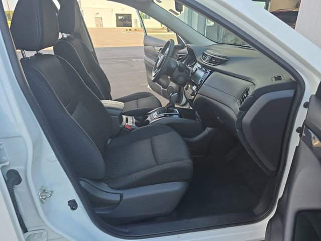 Used 2020 Nissan Rogue SV FWD image 18