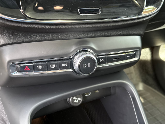 Certified 2023 Volvo XC40 Recharge Plus w/ Protection Package Premier AWD/4WD image 19