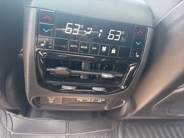 Used 2023 Jeep Grand Cherokee L Summit w/ Luxury Tech Group V image 20