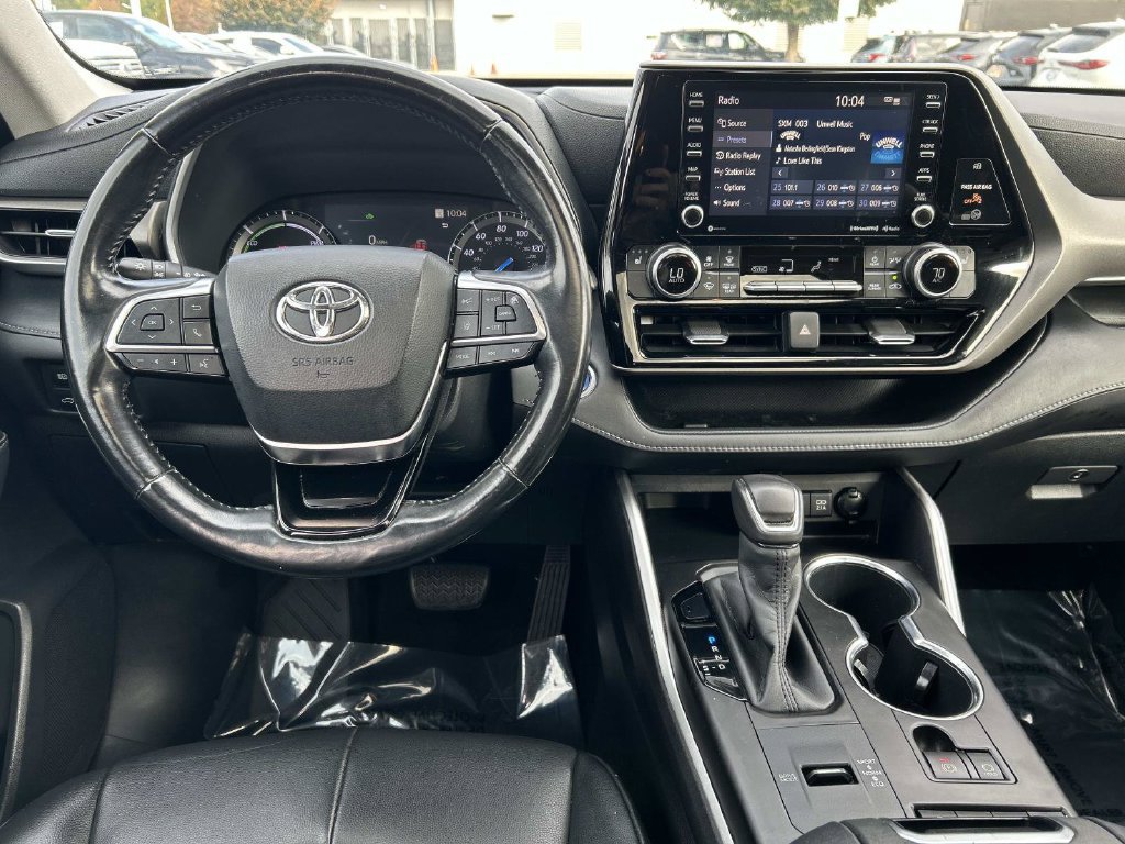 Used 2020 Toyota Highlander XLE AWD/4WD image 18