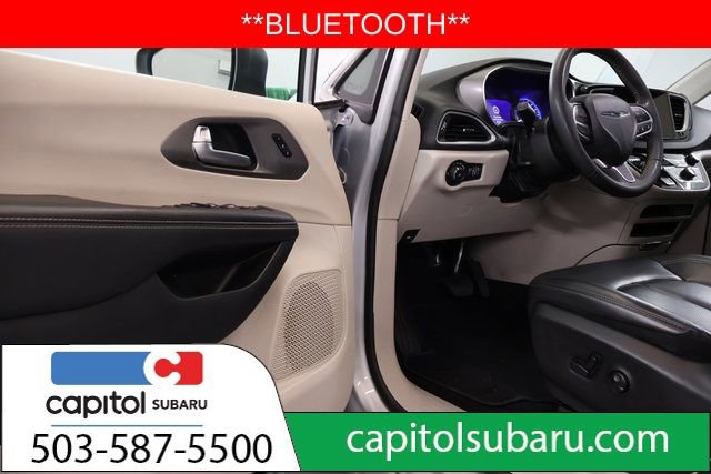 Used 2023 Chrysler Pacifica Touring-L image 10