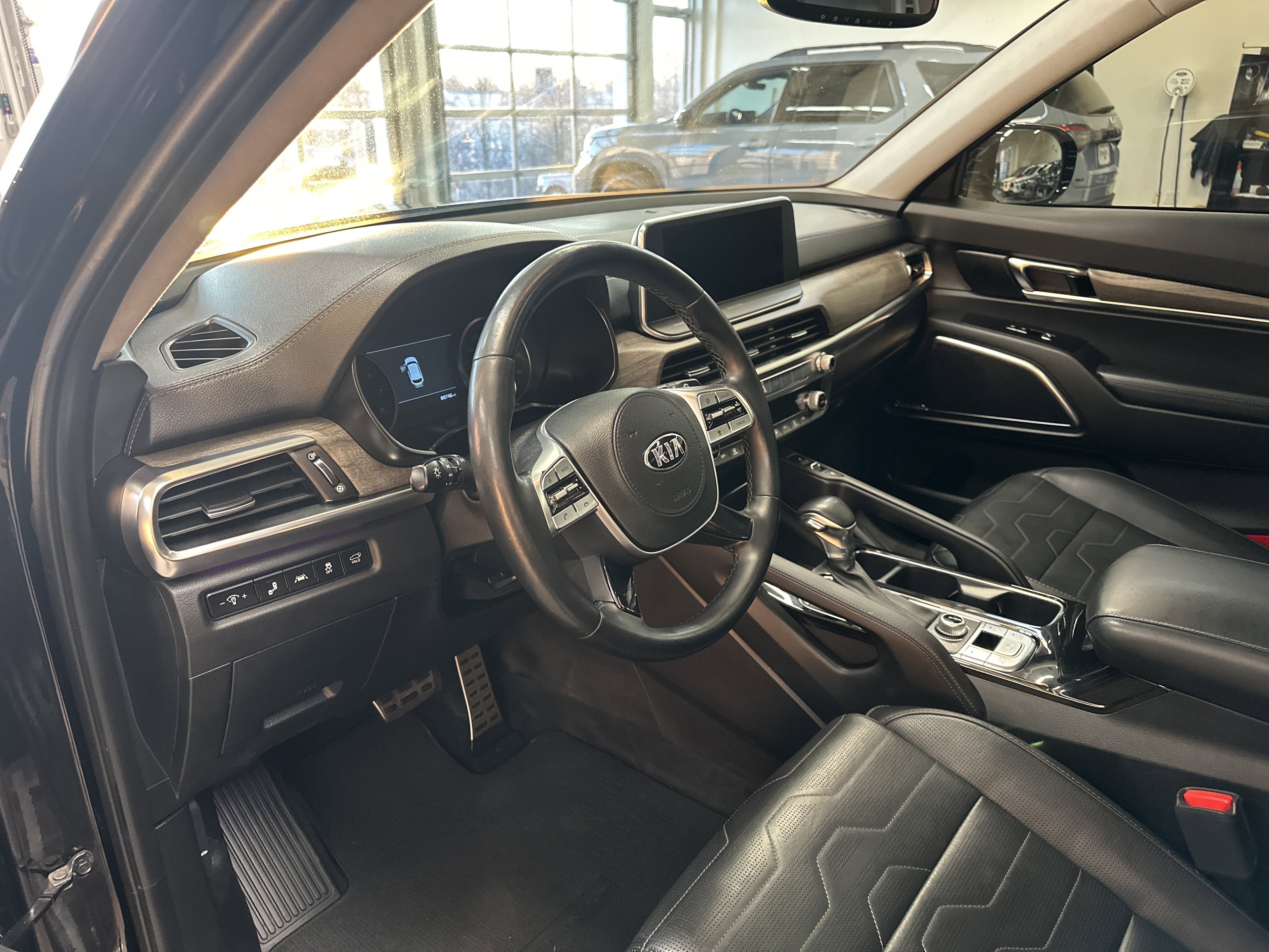 Used 2020 Kia Telluride SX w/ SX Prestige Package image 26