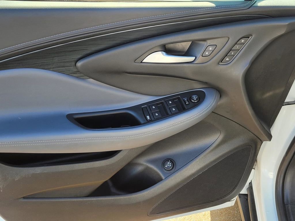 Used 2020 Buick Envision Essence image 20