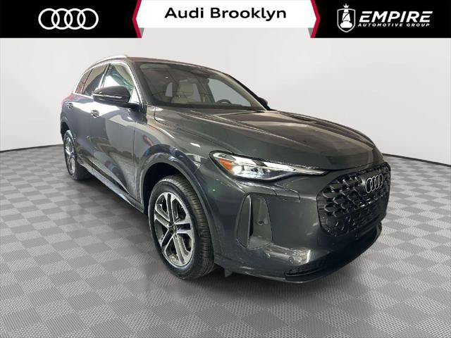 Used 2025 Audi Q5 Premium w/ 19" Wheel Package AWD/4WD image 1