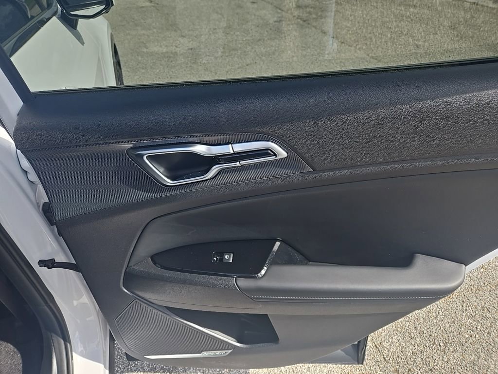 Used 2025 Kia Sportage SX image 21