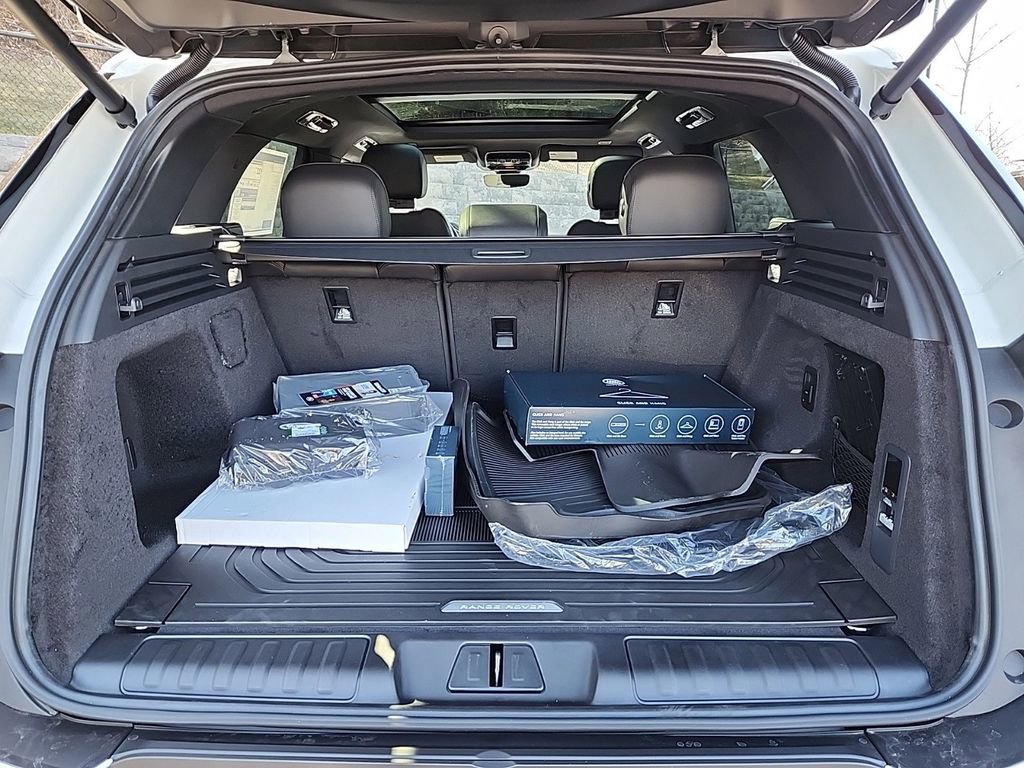 Certified 2025 Land Rover Range Rover Sport image 13